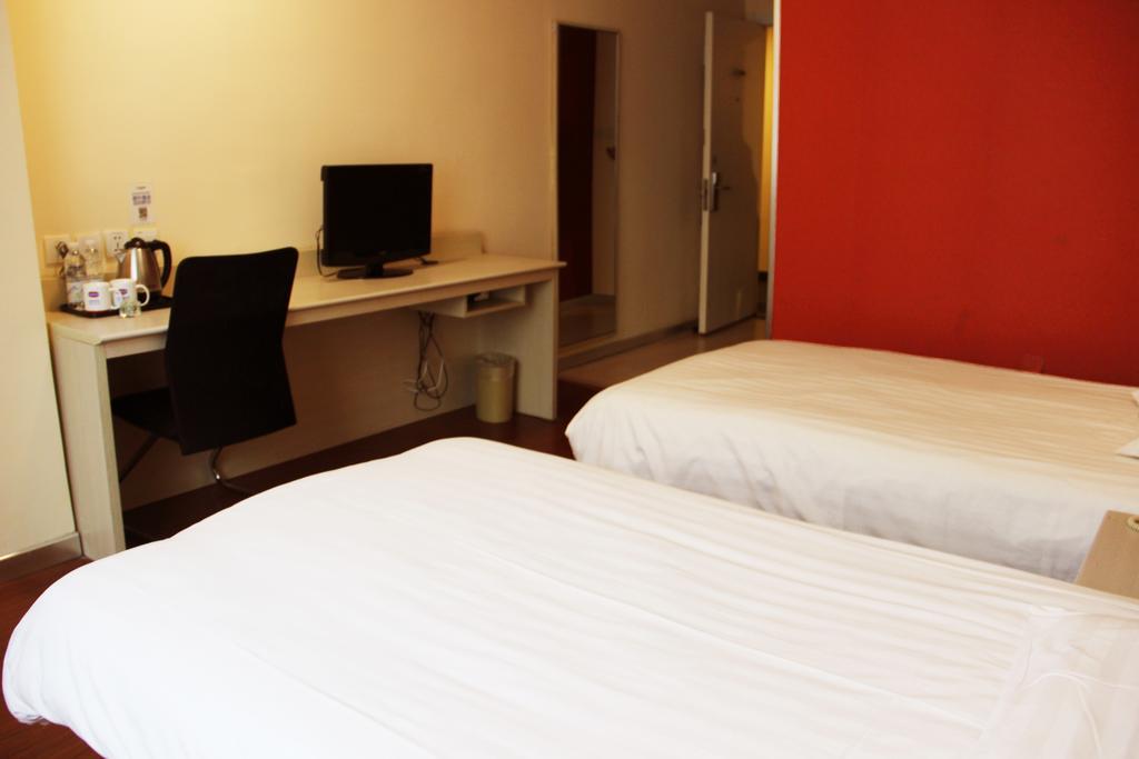 Hanting Hotel Chongqing North Railway Station Стая снимка